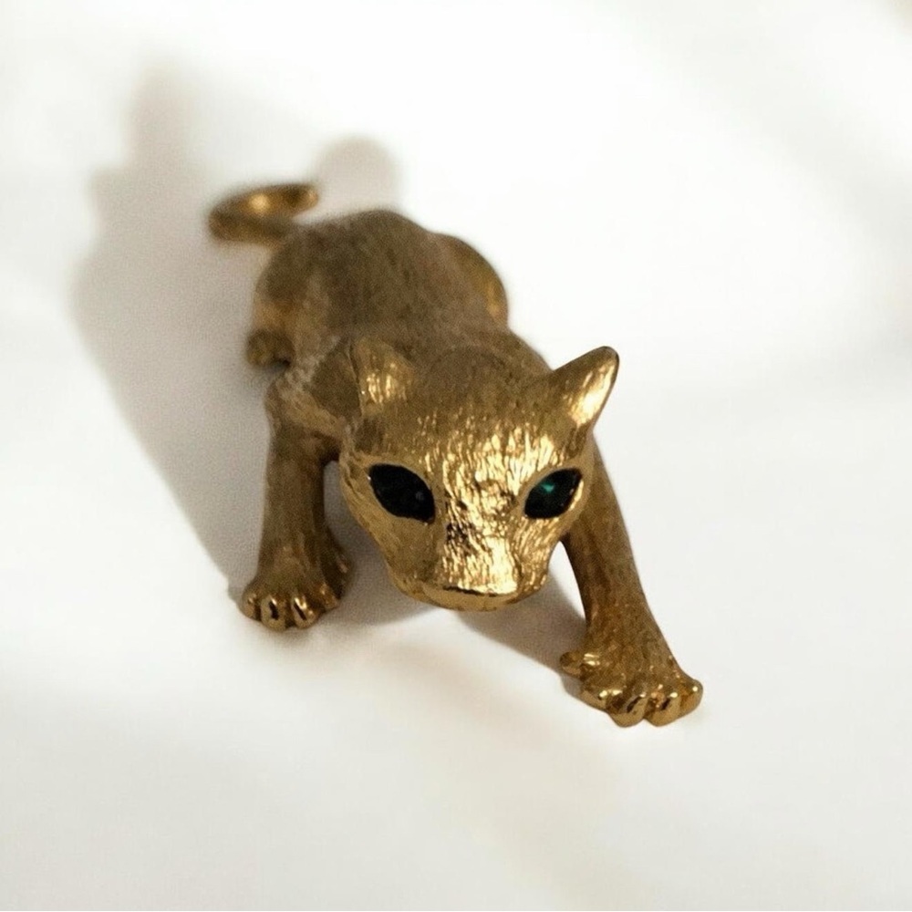 Vintage Figural Cat Brooch Gold Tone Emerald Green Eyes Sculptural Statement Pin - Picture 2 of 7